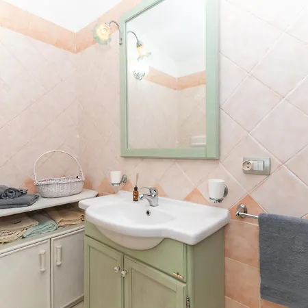 Casa Bouganville Feriehus Posada (Sardinia)